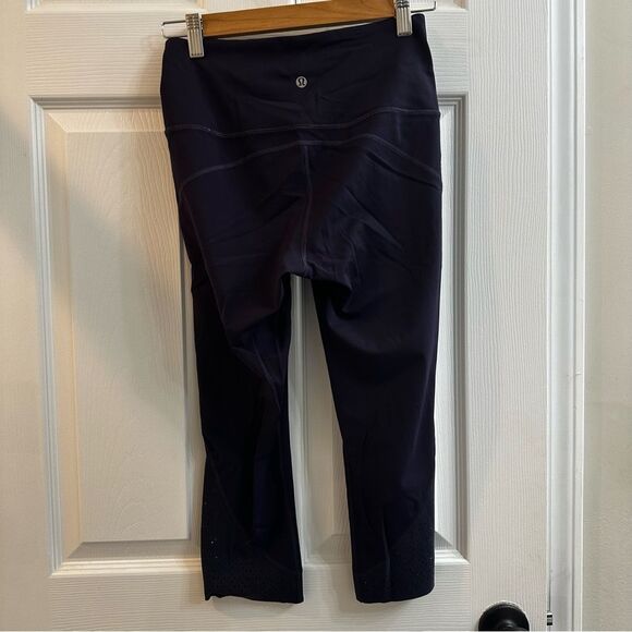 Lululemon Anew Crop 21" leggings in navy size 6 - Picture 6 of 10